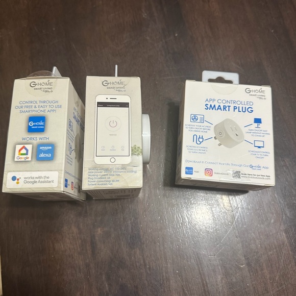 White Smart Plug - Picture 2 of 2